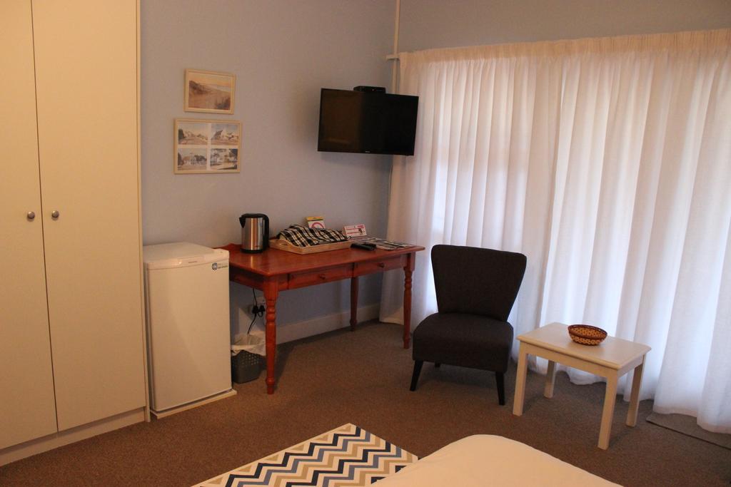Smuts Ave. Guest Rooms Hermanus Exterior photo